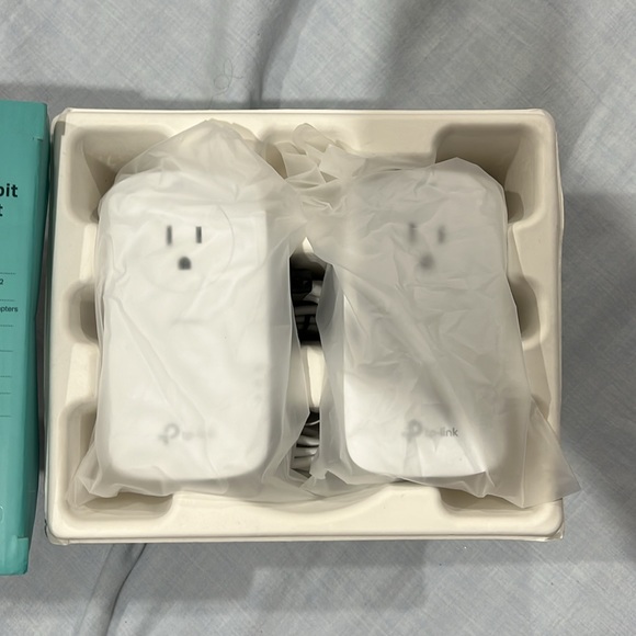 TP-Link AV2000 Powerline Adapter - Picture 2 of 6